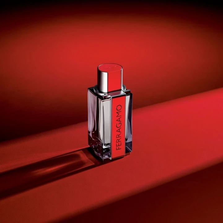 Red Leather Eau de Parfum FERRAGAMO - Incenza